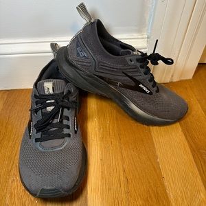 Brooks Ricochet hiking shoes. Purple grey. Size 6